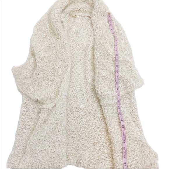 Hem & Thread Ivory White Soft Plush Vest, One Size Fits Most - Picture 7 of 11